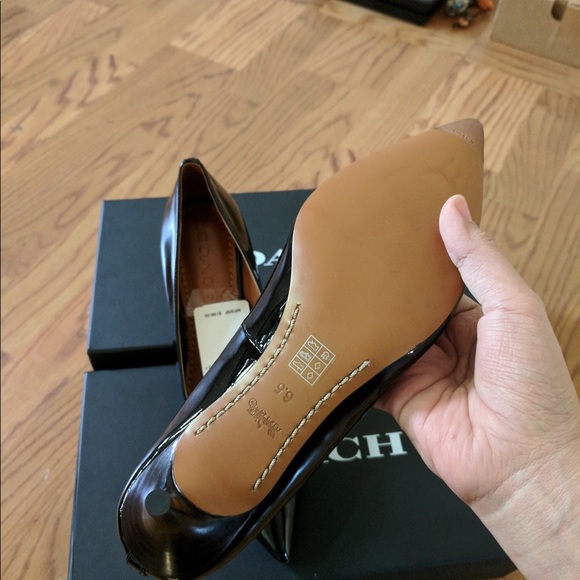 Coach Mid Heel Pump - Picture 4 of 4